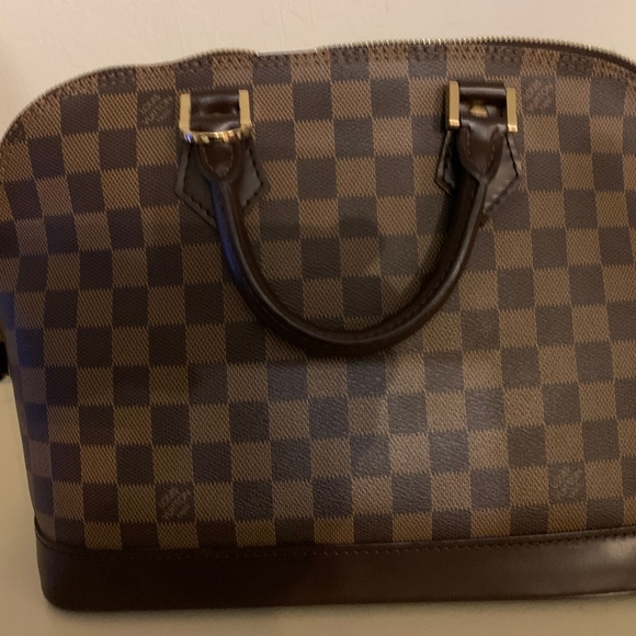 Authentic Louis Vuitton Damier Alma Bag-SAlE Price!! - Picture 7 of 7